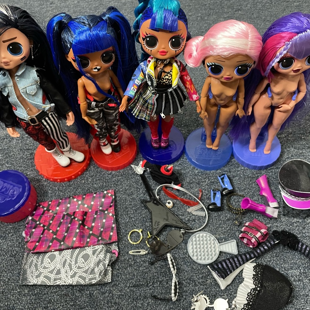 LOL OMG DOLLS